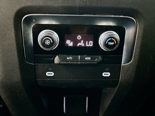 2022 GMC Yukon XL SLE