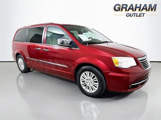 2013 Chrysler Town &amp; Country Limited