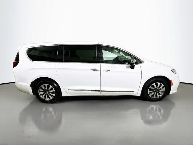 2023 Chrysler Pacifica Hybrid Limited