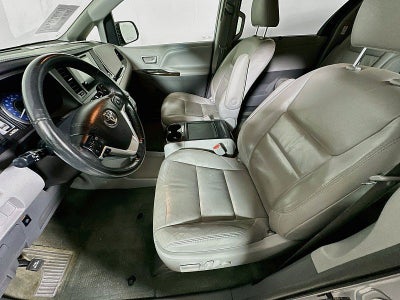 2015 Toyota Sienna XLE