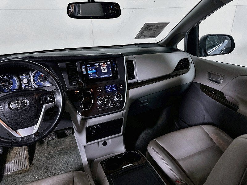 2015 Toyota Sienna XLE
