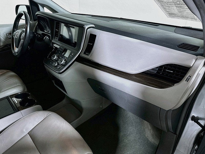 2015 Toyota Sienna XLE